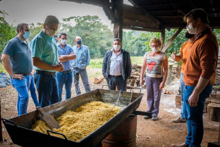 Se puso en marcha el Programa de Mejoramiento de Salas de Elaboración de Azúcar Rubio Artesanal