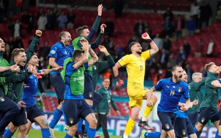 Italia venció a España por penales 4-2 y avanzó a la final de la Eurocopa