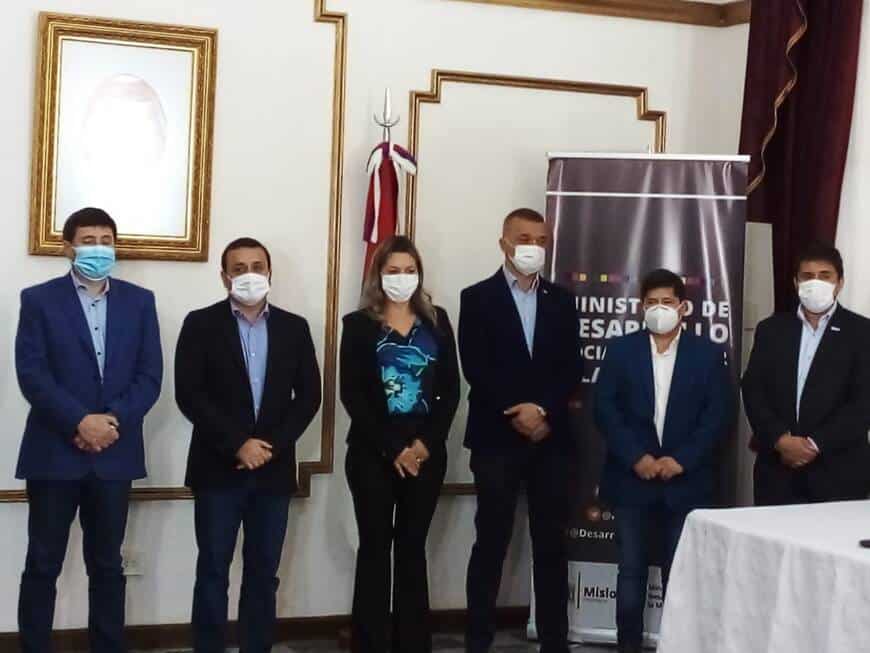 Con una inversión superior a los $700 millones, entregaron tarjetas “Alimentar” a familias de varios municipios misioneros