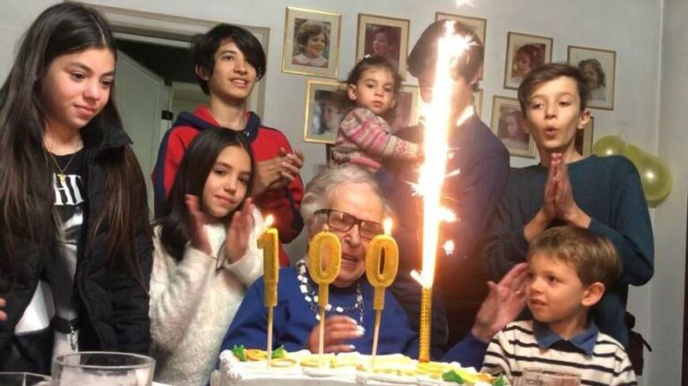San Juan: una abuela recibió la segunda dosis el día de su cumpleaños número 100