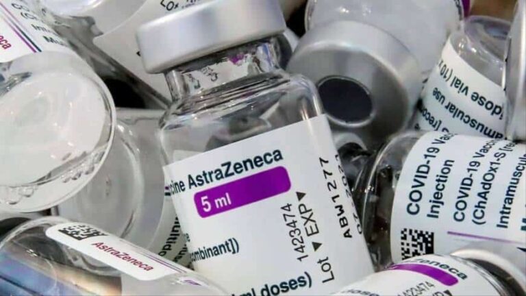 Llegó un nuevo vuelo al país con 800.500 dosis de la vacuna AstraZeneca