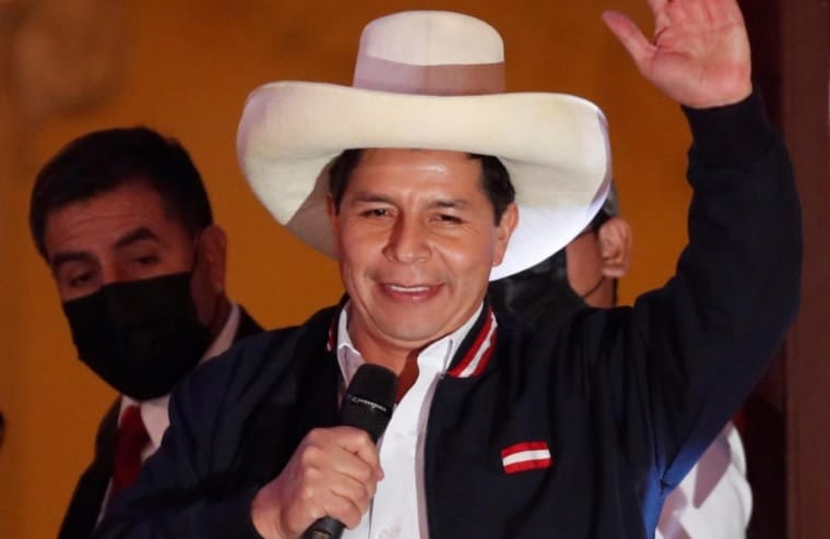 Castillo fue proclamado presidente de Perú a ocho días del traspaso