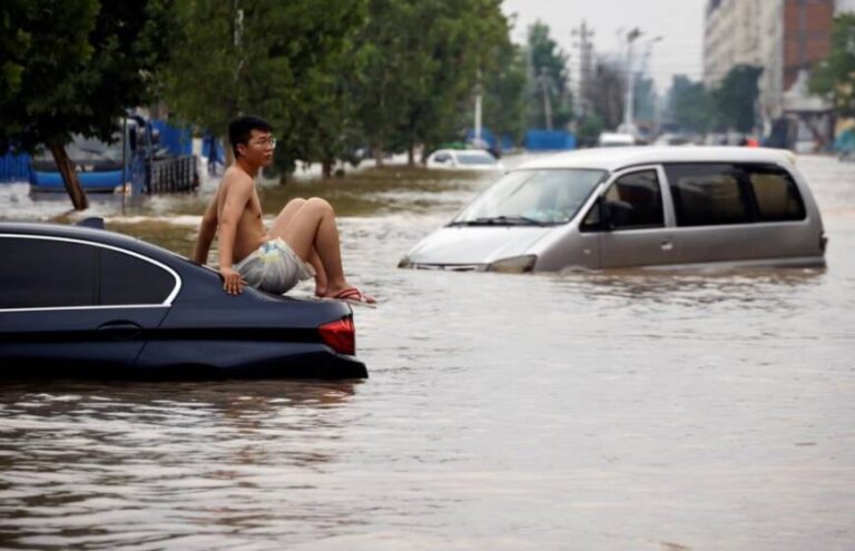 Aumentaron a 51 los muertos por las inundaciones en China