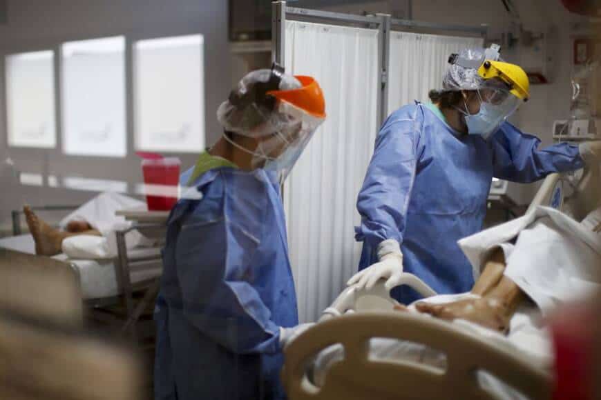 Baja el promedio de contagios y muertes por Covid-19 en Argentina