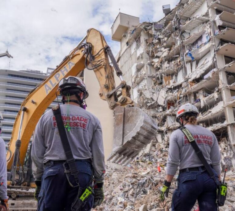 Derrumbe en Miami: adelantaron la demolición de los restos del edificio por la llegada de la tormenta Elsa