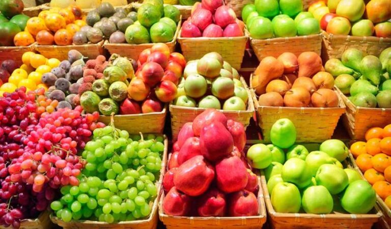 Alarmante: solo uno de cada tres argentinos consume frutas y verduras al menos una vez al día