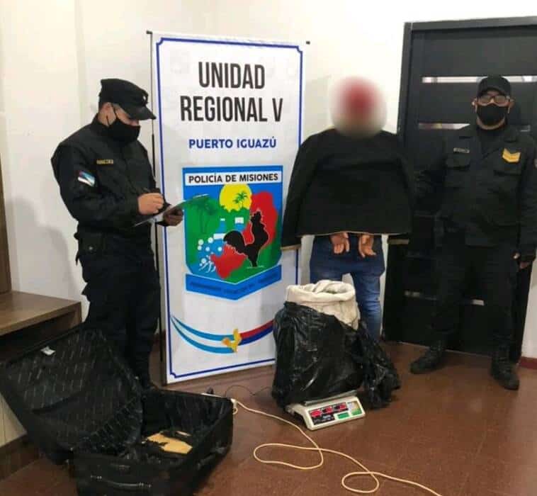 Detuvieron a un hombre que intentaba viajar con la valija cargada de marihuana en Iguazú