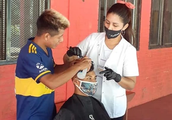 Misiones entregará certificados a los primeros peluqueros y manicuristas de la comunidad mbyá guaraní