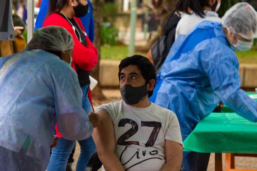 Se aplicaron más de mil vacunas contra el Covid-19 en plazas céntricas de Posadas