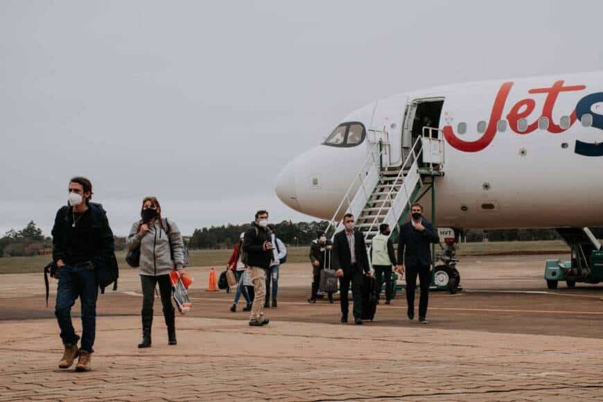 Herrera Ahuad presenció la llegada del vuelo inaugural que une Posadas y Buenos Aires de JetSmart 3 6 - 2 Nueva Ruta Aerea Jet SMART - 5