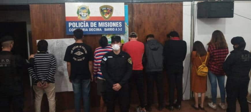Posadas: nueve detenidos por atacar a piedrazos móviles policiales y herir a efectivos en el barrio A-3-2 2 4 - Ataque a policias 2 - 3