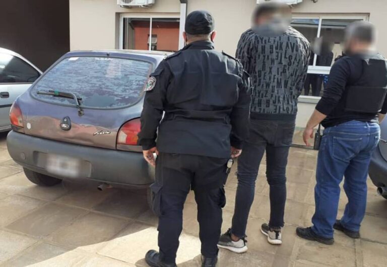 Recuperaron un auto robado y detuvieron a un joven en medio de un allanamiento en Posadas