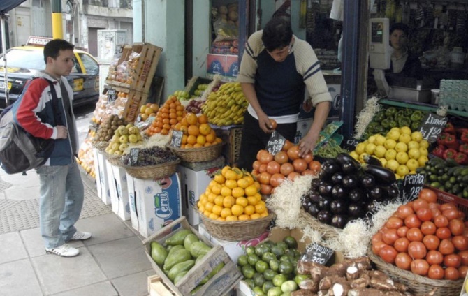 Brecha de precios entre lo que pagó el consumidor y lo que recibió el productor aumentó 12,4% en julio