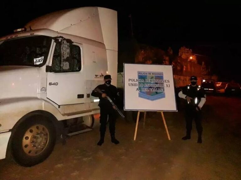 Aristóbulo del Valle-Colonia Aurora: policías retuvieron dos camiones cargados con soja ilegal