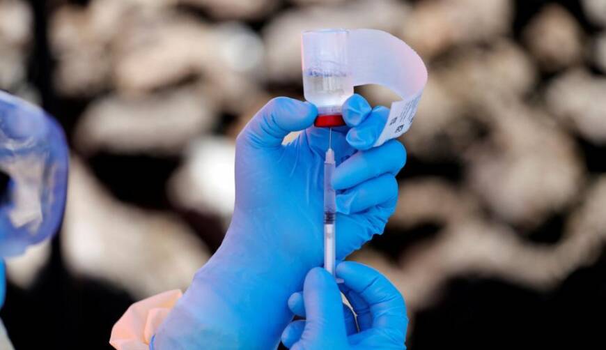 Covid-19: los primeros estudios de intercambiabilidad de vacunas arrojaron resultados "positivos"