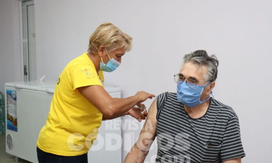 Argentina ya inmunizó al 55% de la población contra el coronavirus