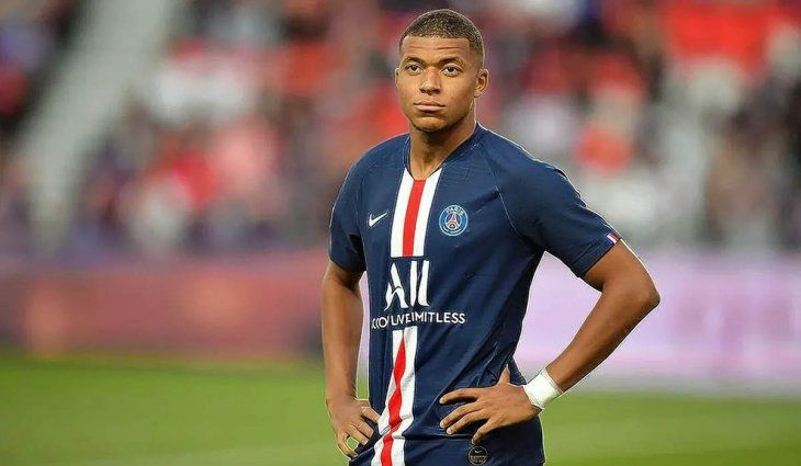 El PSG vendería a Mbappé a fin de año