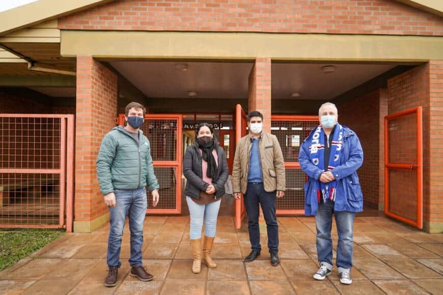 Mes del Niño: Passalacqua y Meza visitaron la escuela especial 48 de San José