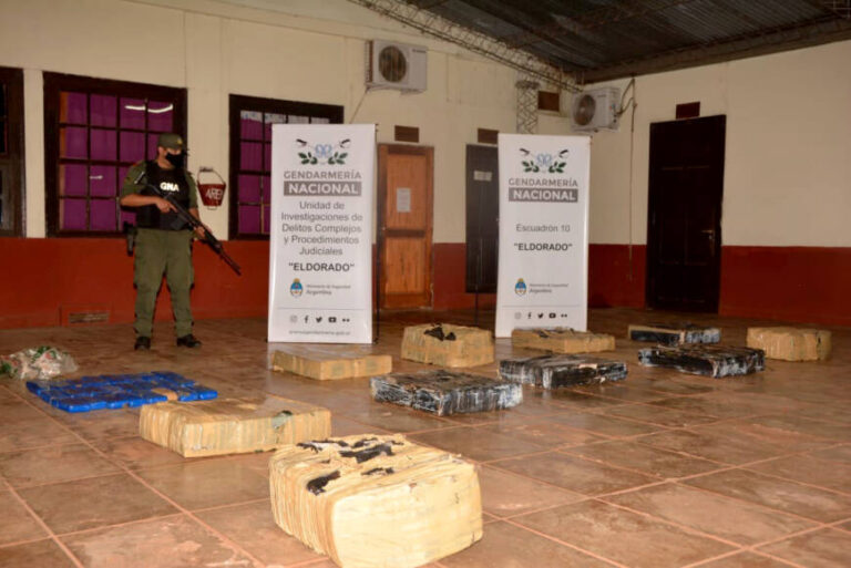 Gendarmes hallaron más de 300 kilos de marihuana ocultos entre malezas en cercanías a Mado