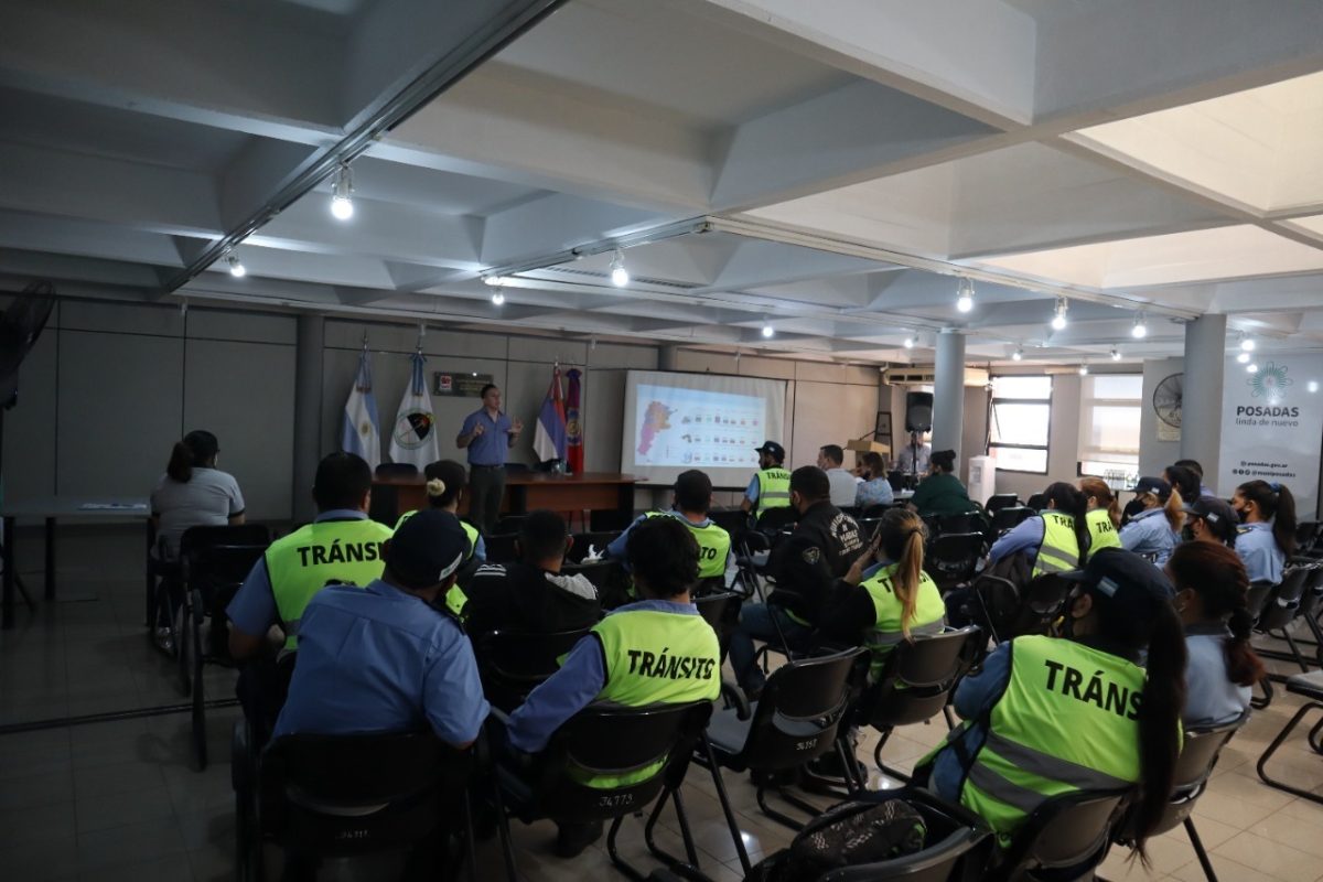 Posadas: inspectores de tránsito se capacitan con integrantes de la Agencia de Seguridad Vial 1 2 - capacitacion 5 - 1