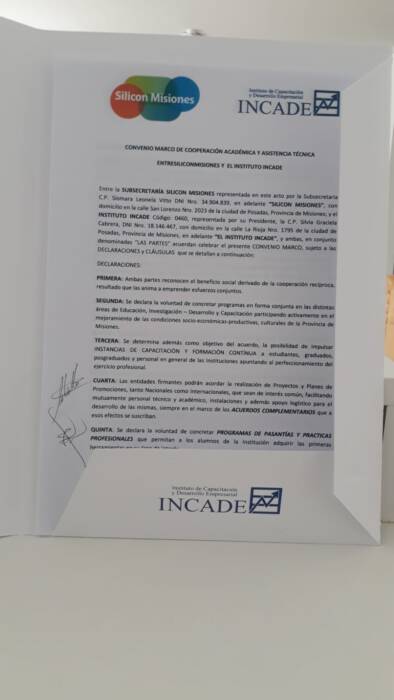 Economía del conocimiento: Incade y Silicon Misiones suscribieron convenio de formación conjunta 8 16 - convenio - 15