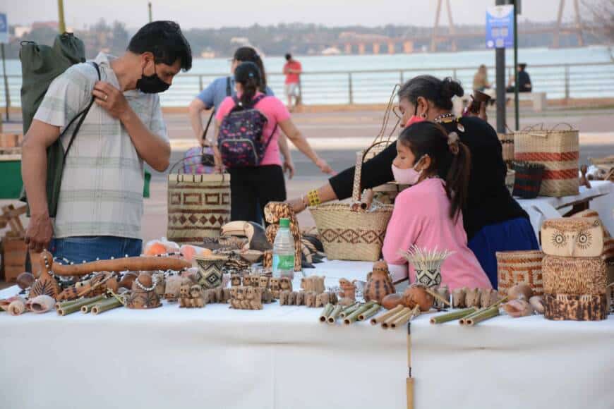 La Feria Tembiapo se consolida como un espacio de intercambio cultural