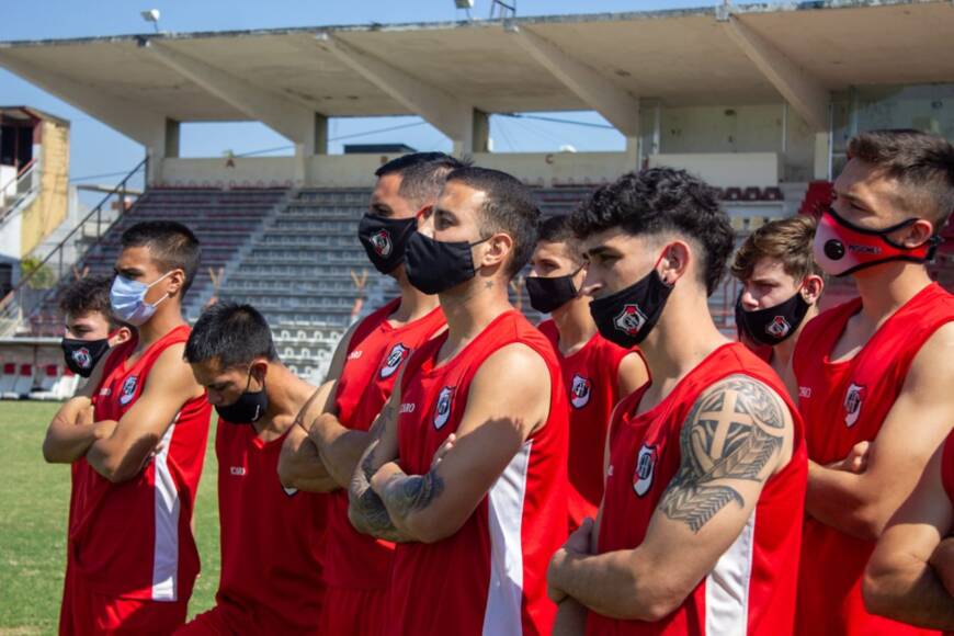Meza y Mazal entregaron botines a jugadores de Guaraní Antonio Franco 1 2 - jugadores - 1