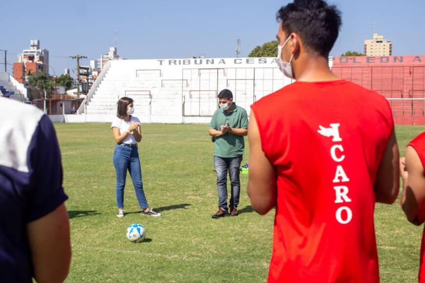 Meza y Mazal entregaron botines a jugadores de Guaraní Antonio Franco 3 6 - jugadores3 - 5