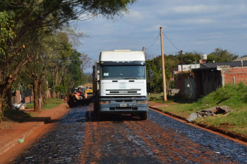 Finalizaron las obras de asfalto sobre empedrado en las Chacra 134 y 80 de Posadas 1 2 - obras 1 - 1