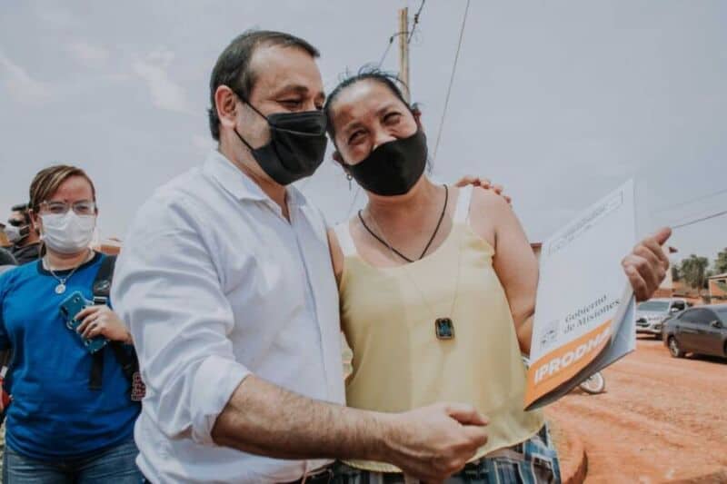 Herrera Ahuad: "Vamos a dar la garantía para que se pueda abrir el puente Posadas- Encarnación" 4 8 - 3 Entrega de 21 viviendas en el Barrio Las Lenas - 7