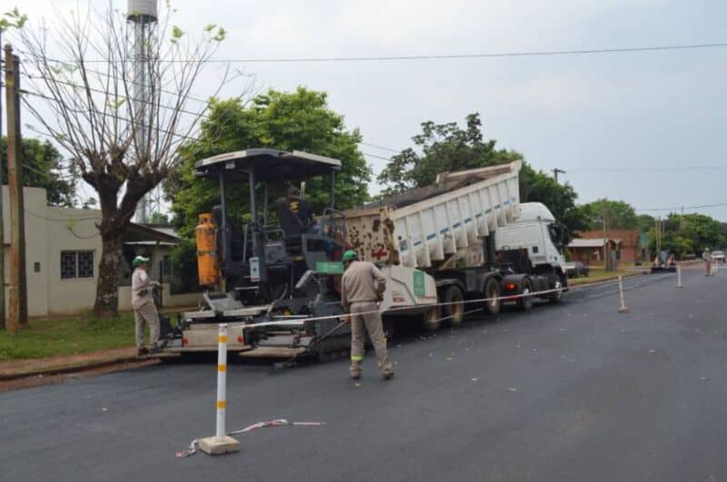 Amplían el plan de reparación del asfalto en distintos sectores de Posadas