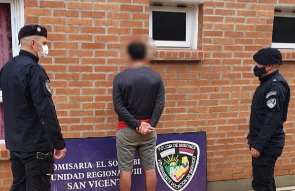 Detuvieron en El Soberbio a un joven que se dio a la fuga tras un choque en San Vicente