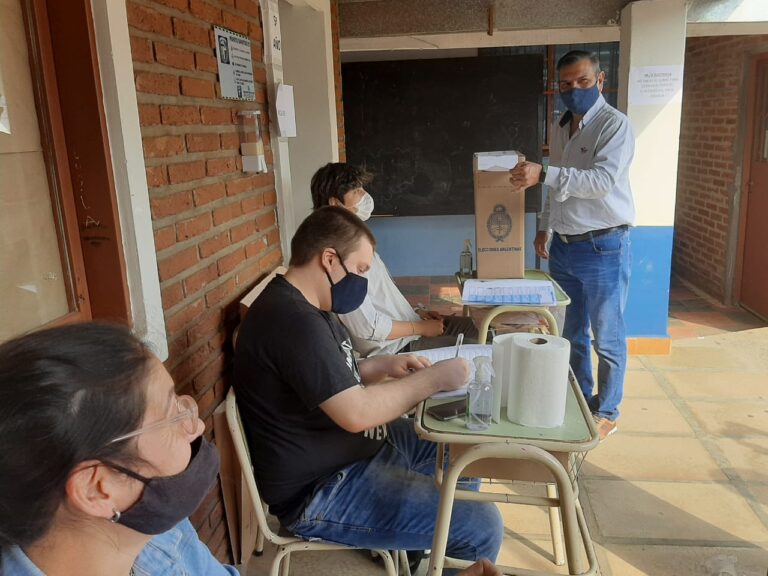 #PASO2021: "Les dan poder al ciudadano", destacó Lenguaza tras votar
