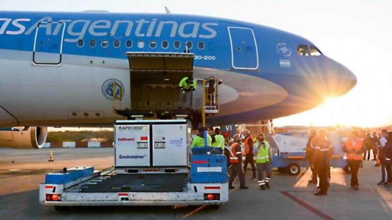 Nuevos vuelos traerán a Argentina más de tres millones de dosis de Sinopharm
