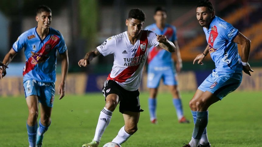 River buscará hoy un triunfo ante Arsenal para seguir peleando la Liga: hora, TV y formaciones