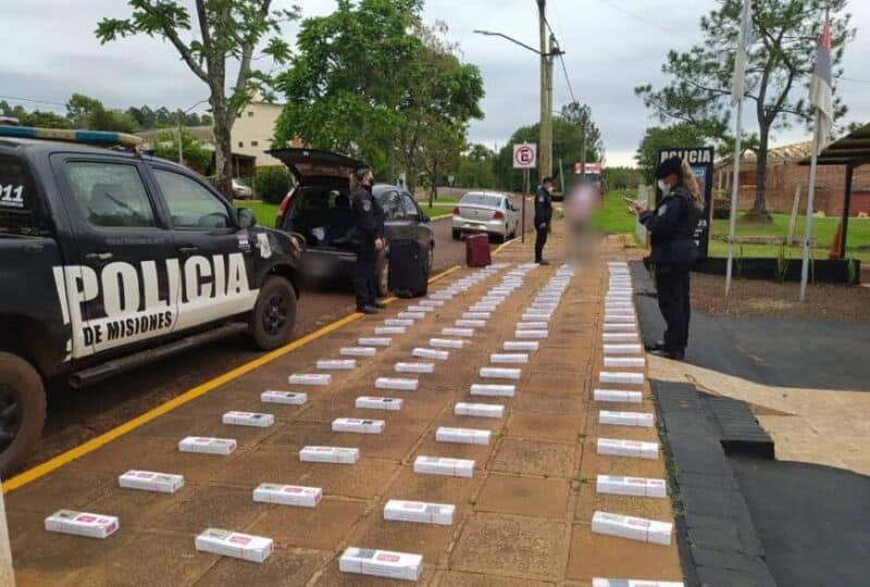 Interceptaron a un contrabandista que transportaba más de 80 gruesas de cigarrillos en Capioví