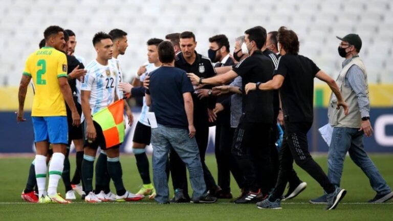 ¡Escándalo mundial en Brasil-Argentina: autoridades sanitarias suspendieron el partido por las Eliminatorias