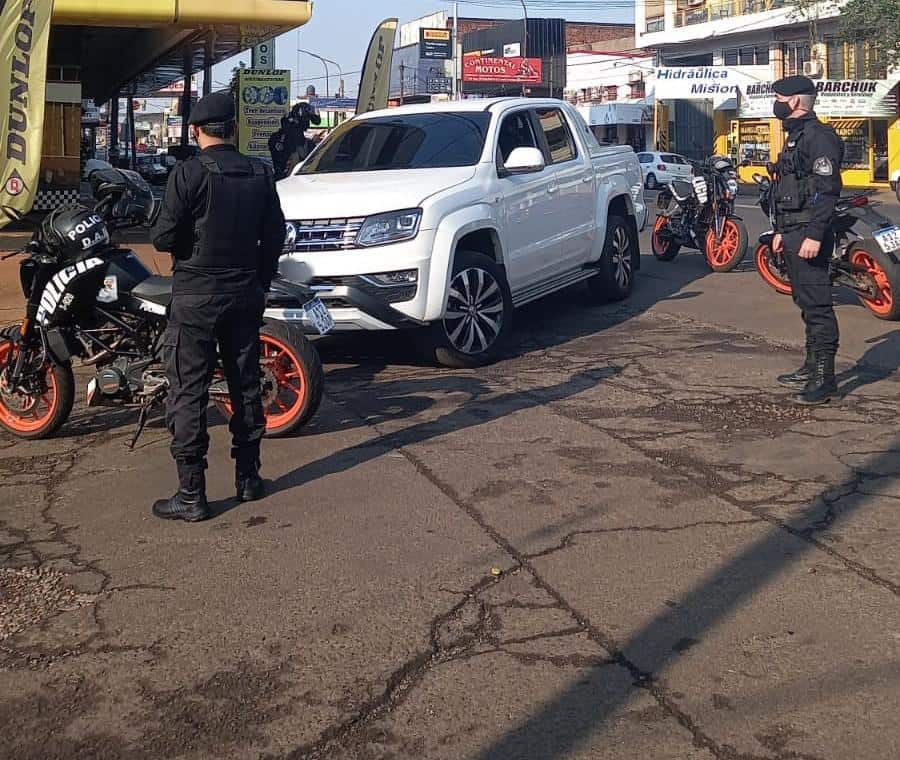Posadas: interceptaron una camioneta partícipe de una picada sobre la avenida Quaranta 1 2 - camioneta 1 - 1