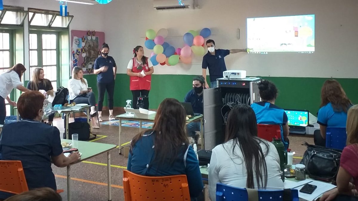 Arrancó el proyecto de alfabetización inicial, competencias digitales y aula digital móvil de la Dirección de TIC 3 6 - capacitacion 1 - 5