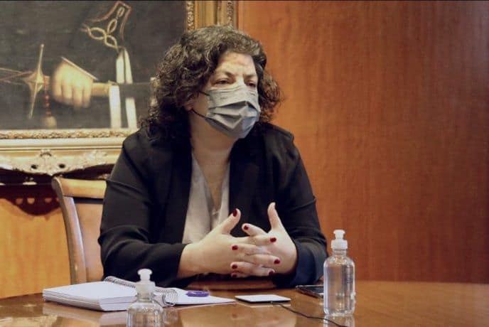 Carla Vizzotti fue intervenida "satisfactoriamente" por una apendicitis aguda