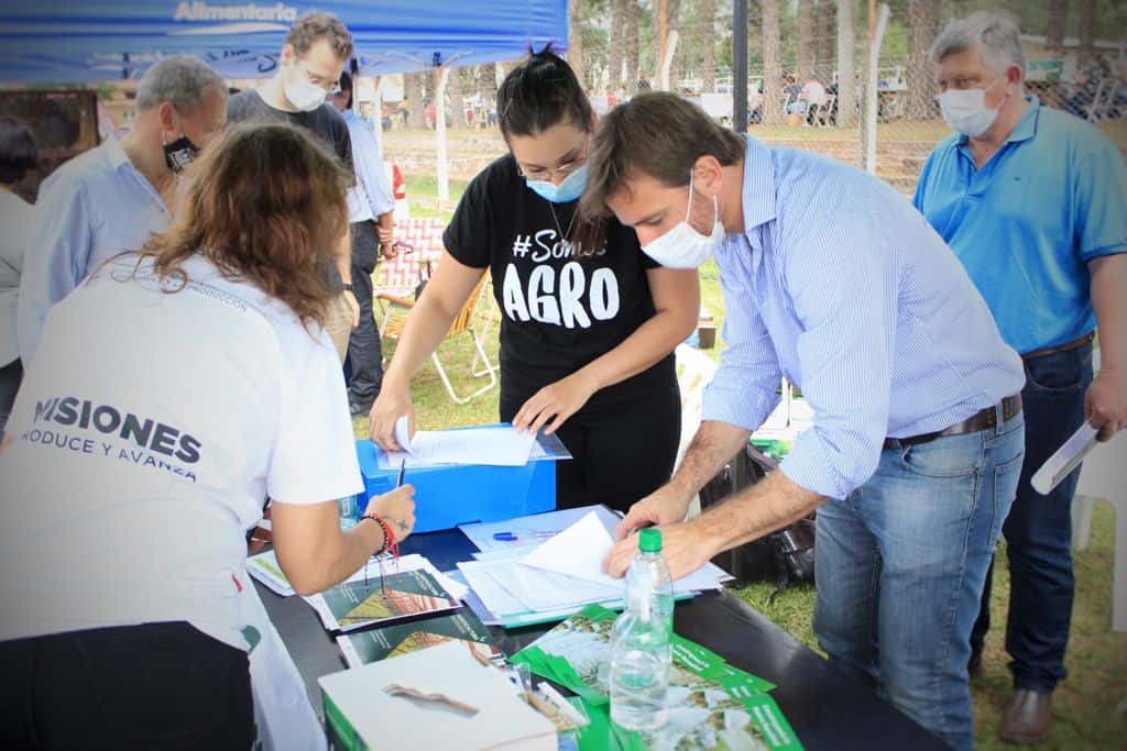 Campo Viera: firmaron convenio para otorgar créditos a productores tealeros 5 10 - fiesta del agricultor 1 - 9