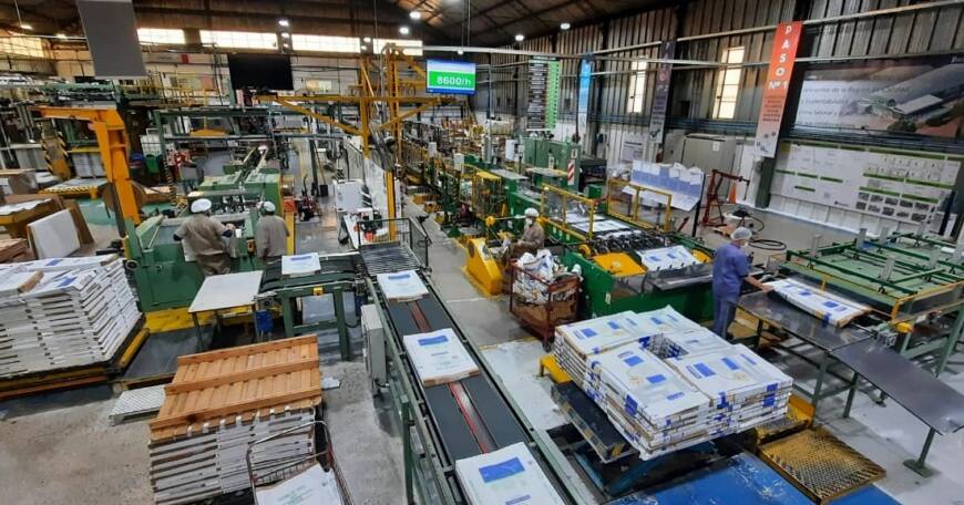 Generación de empleo genuino: abren convocatoria de personal para la planta de envases en Puerto Leoni