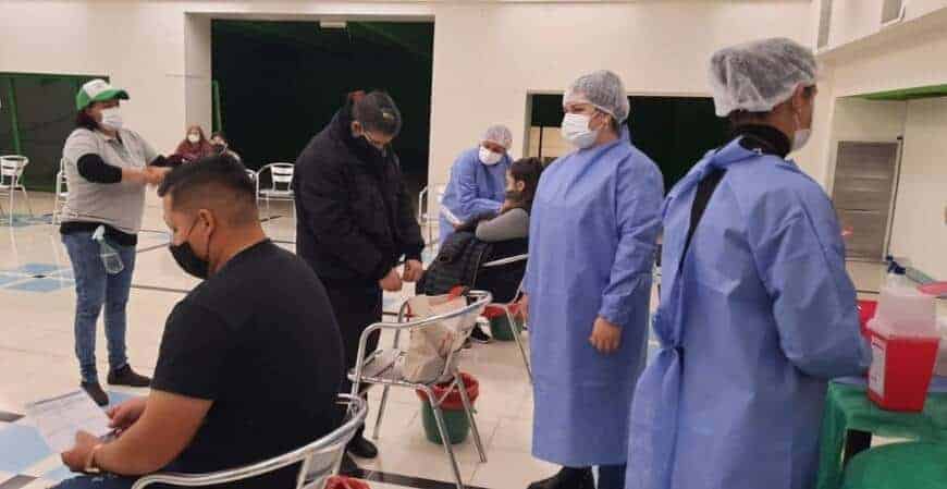 Vacunación contra el Covid-19: este sábado inmunizan en el Posadas Plaza Shopping