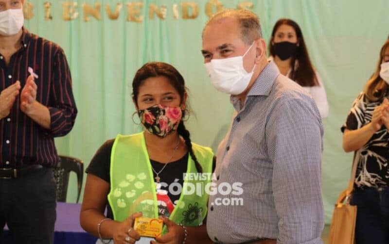 Entregaron carnets del Seguro Provincial de Salud a beneficiarios del programa “Trabaja Misiones”