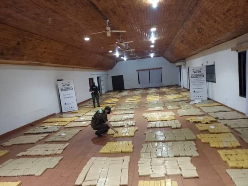 Detectaron más de dos toneladas de marihuana acopiadas en el monte