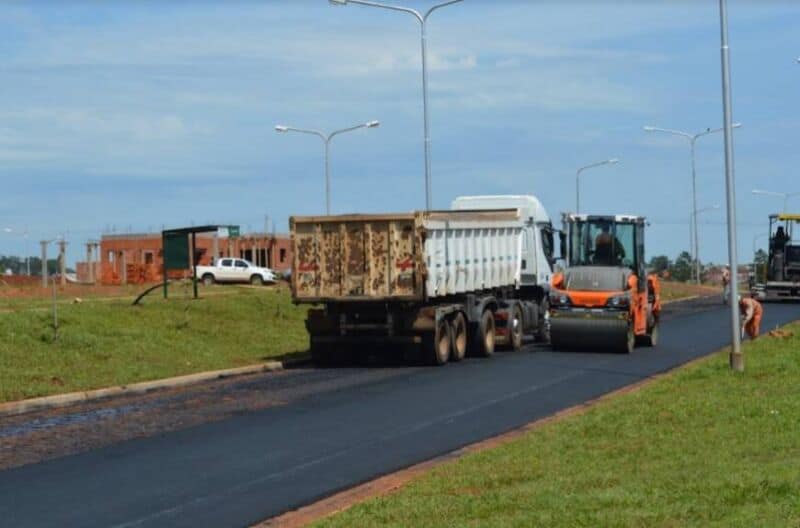 Iniciaron las obras de asfalto en Itaembé Guazú y en la chacra 129 de Posadas