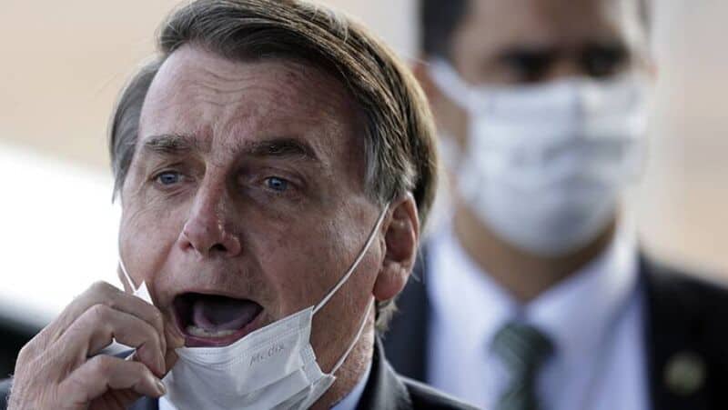 Bolsonaro no pudo presenciar el partido Santos-Gremio por no estar vacunado