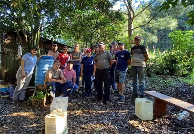 Montecarlo y Guaraypo: productores aprendieron cómo preparar fertilizante orgánico para la yerba