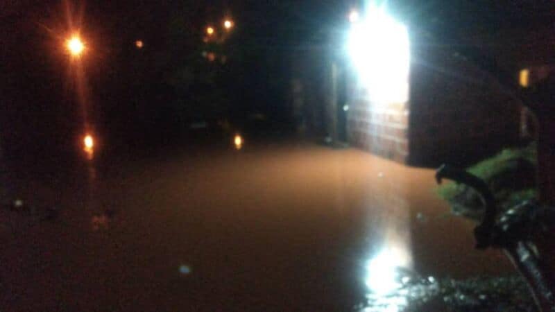 Asistieron a familias afectadas por el desborde del arroyo Lata en Oberá 1 2 - desborde de arroyo - 1