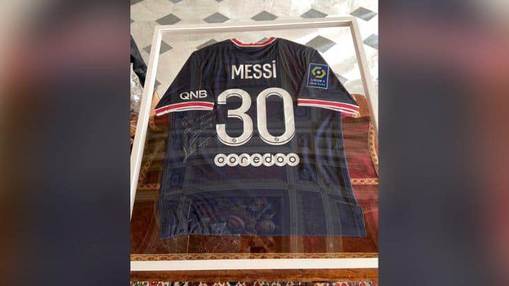 El regalo futbolero de Messi para el papa Francisco